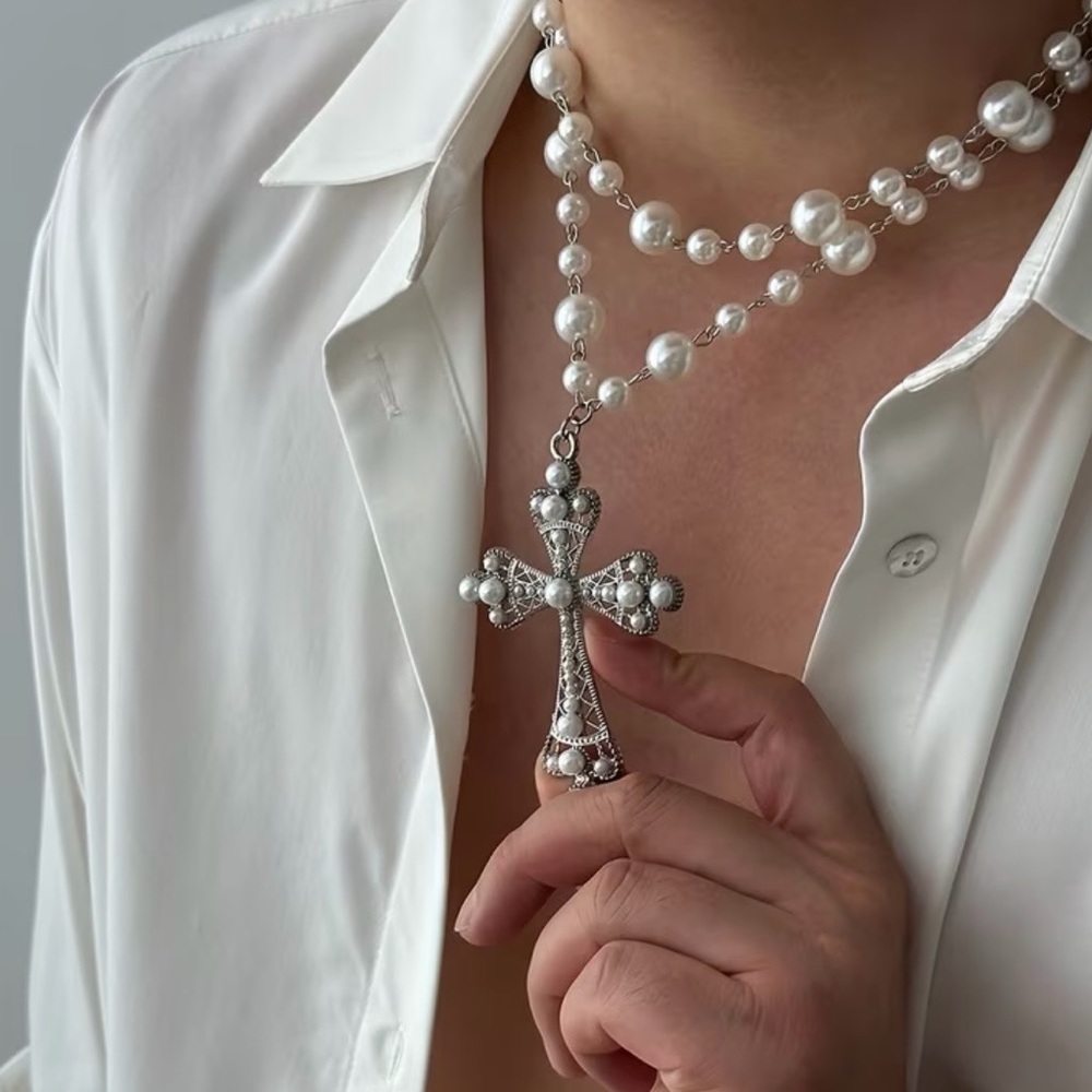 Elegant Pearl and Silver Cross Necklace - Picture 1 of 4